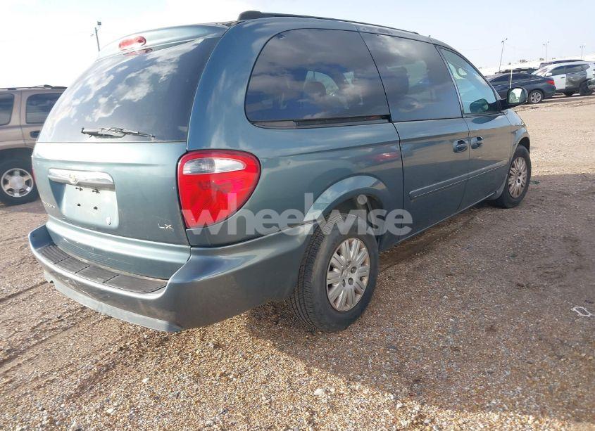 Photo 4 of 2005 Chrysler Town & COUNTRY LX (VIN 2C4GP44R95R401716)