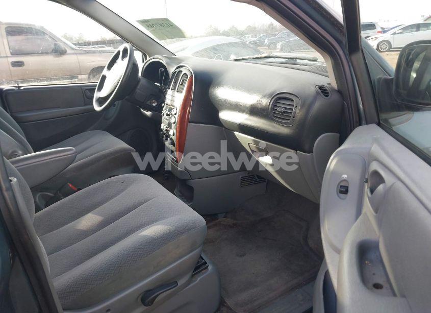 Photo 5 of 2005 Chrysler Town & COUNTRY LX (VIN 2C4GP44R95R401716)