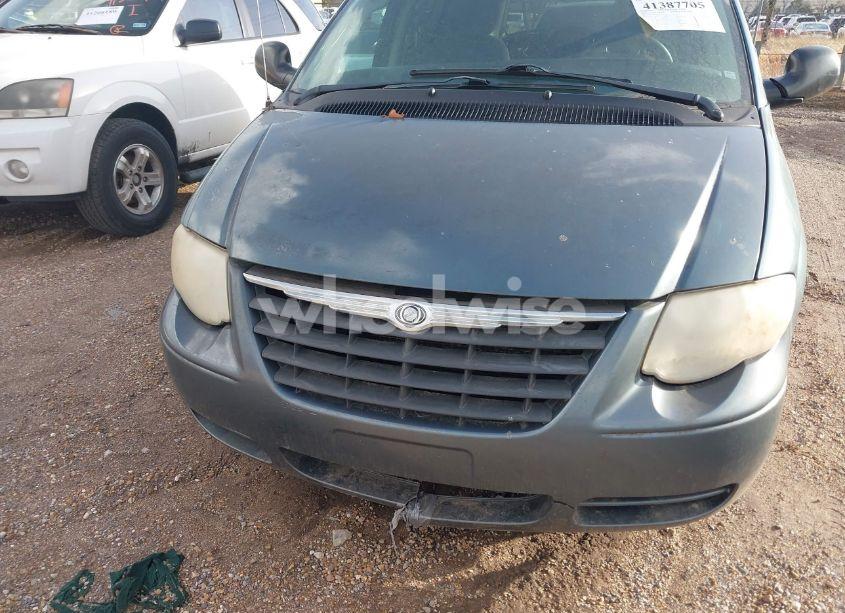 Photo 6 of 2005 Chrysler Town & COUNTRY LX (VIN 2C4GP44R95R401716)