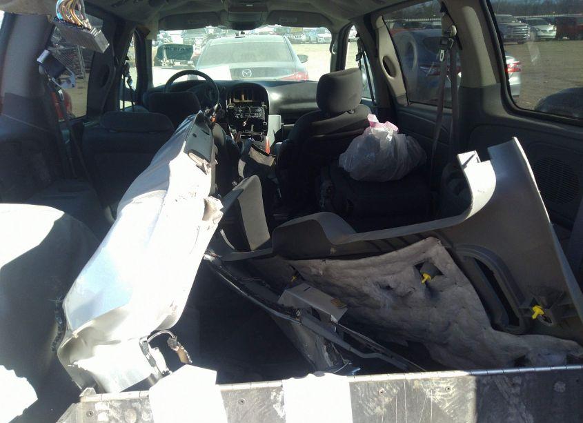 Photo 12 of 2005 Chrysler Town & COUNTRY LX (VIN 2C4GP44R95R553141)