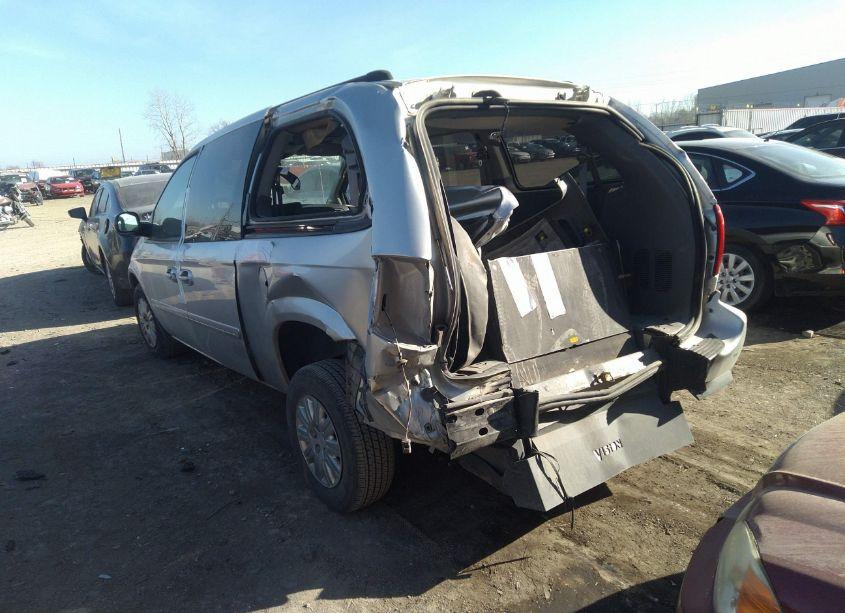 Photo 3 of 2005 Chrysler Town & COUNTRY LX (VIN 2C4GP44R95R553141)