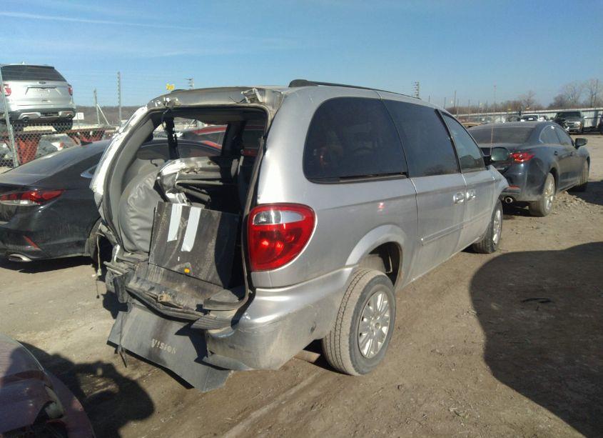 Photo 4 of 2005 Chrysler Town & COUNTRY LX (VIN 2C4GP44R95R553141)