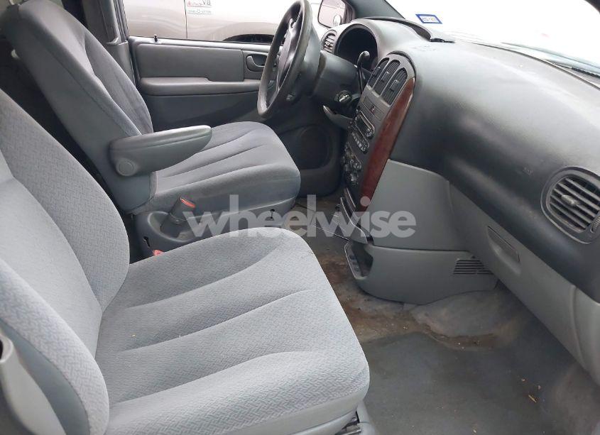Photo 5 of 2004 Chrysler Town & COUNTRY LX (VIN 2C4GP44RX4R523077)