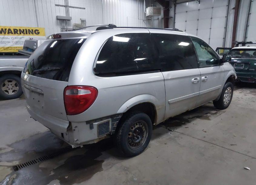 Photo 4 of 2004 Chrysler Town & COUNTRY LX (VIN 2C4GP44RX4R617637)