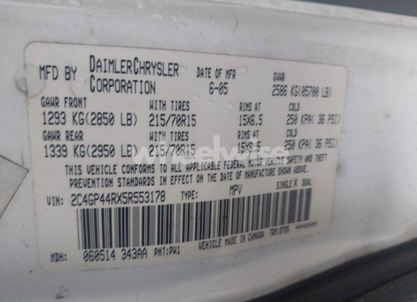 Photo 9 of 2005 Chrysler Town & COUNTRY LX (VIN 2C4GP44RX5R553178)