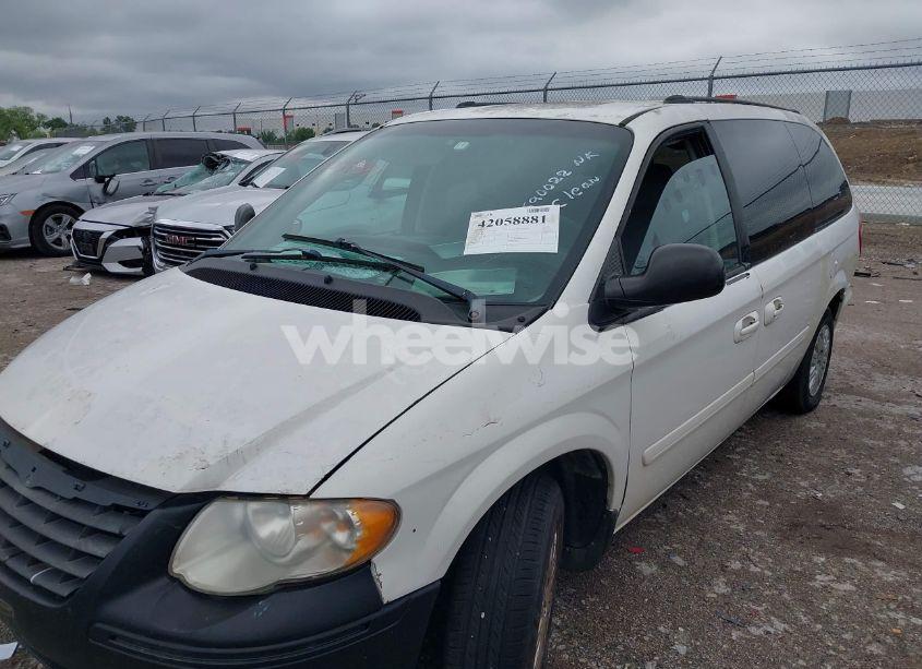 Photo 11 of 2005 Chrysler Town & COUNTRY LX (VIN 2C4GP44RX5R590022)