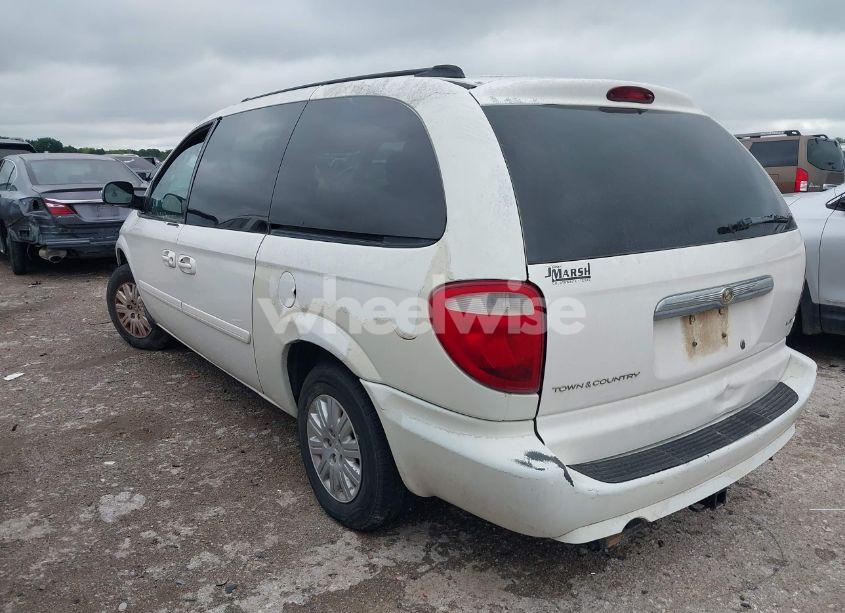 Photo 3 of 2005 Chrysler Town & COUNTRY LX (VIN 2C4GP44RX5R590022)