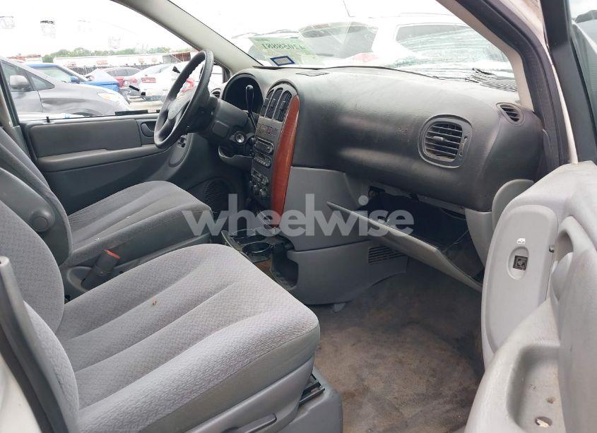 Photo 5 of 2005 Chrysler Town & COUNTRY LX (VIN 2C4GP44RX5R590022)