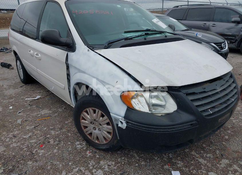 Photo 6 of 2005 Chrysler Town & COUNTRY LX (VIN 2C4GP44RX5R590022)