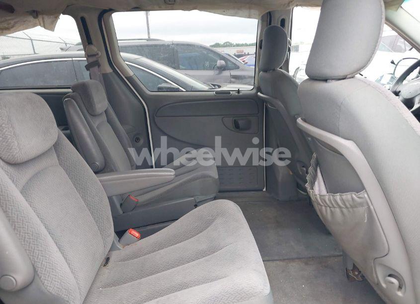 Photo 8 of 2005 Chrysler Town & COUNTRY LX (VIN 2C4GP44RX5R590022)