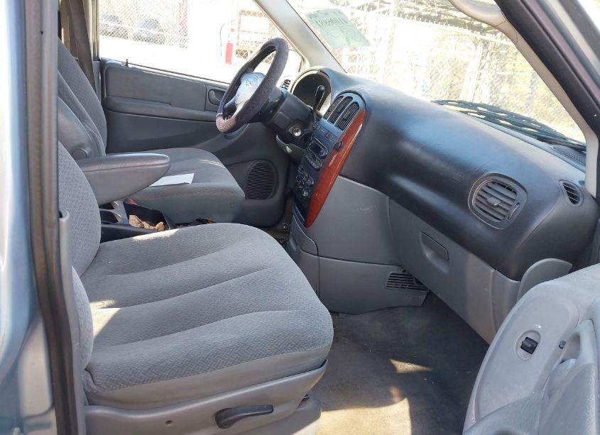 Photo 5 of 2005 Chrysler Town & COUNTRY LX (VIN 2C4GP44RX5R597309)