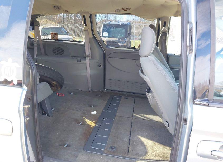 Photo 8 of 2005 Chrysler Town & COUNTRY LX (VIN 2C4GP44RX5R597309)