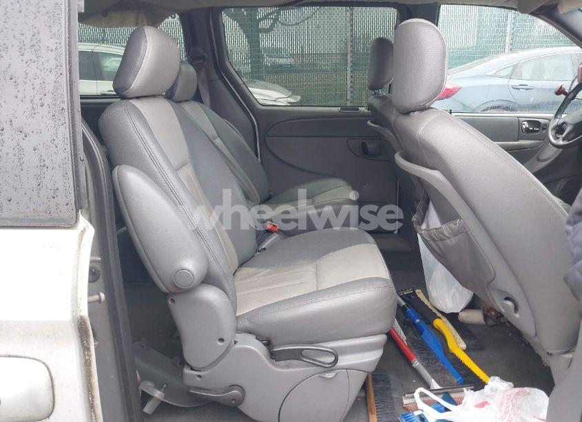 Photo 8 of 2004 Chrysler Town & COUNTRY TOURING (VIN 2C4GP54L04R529763)