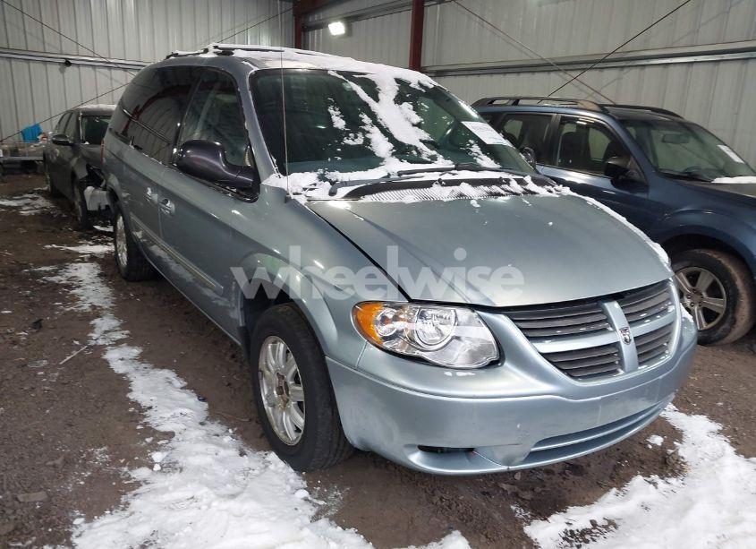 2005 Chrysler Town & COUNTRY TOURING (VIN 2C4GP54L05R233501) main photo