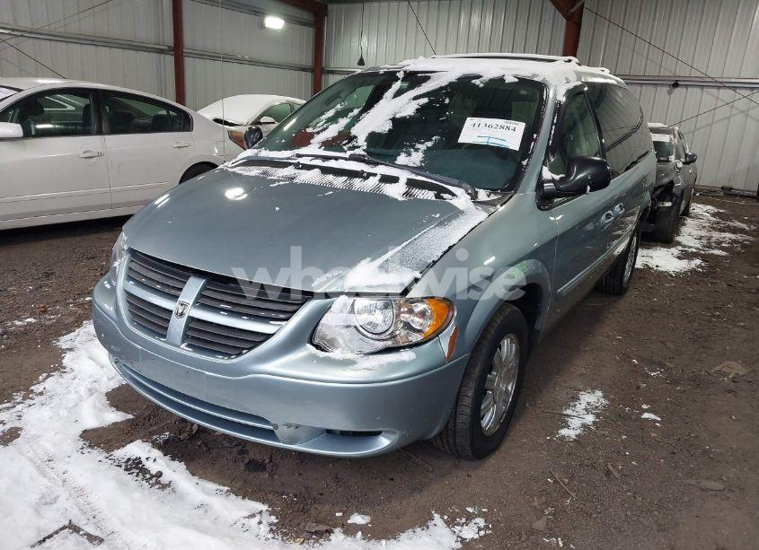 Photo 2 of 2005 Chrysler Town & COUNTRY TOURING (VIN 2C4GP54L05R233501)