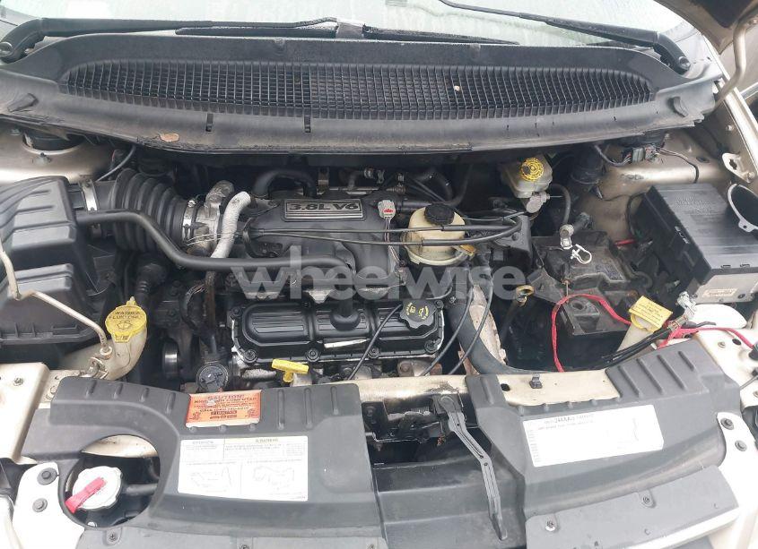 Photo 10 of 2005 Chrysler Town & COUNTRY TOURING (VIN 2C4GP54L05R456556)