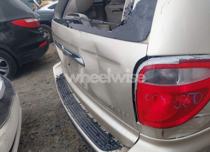 Photo 12 of 2005 Chrysler Town & COUNTRY TOURING (VIN 2C4GP54L05R456556)