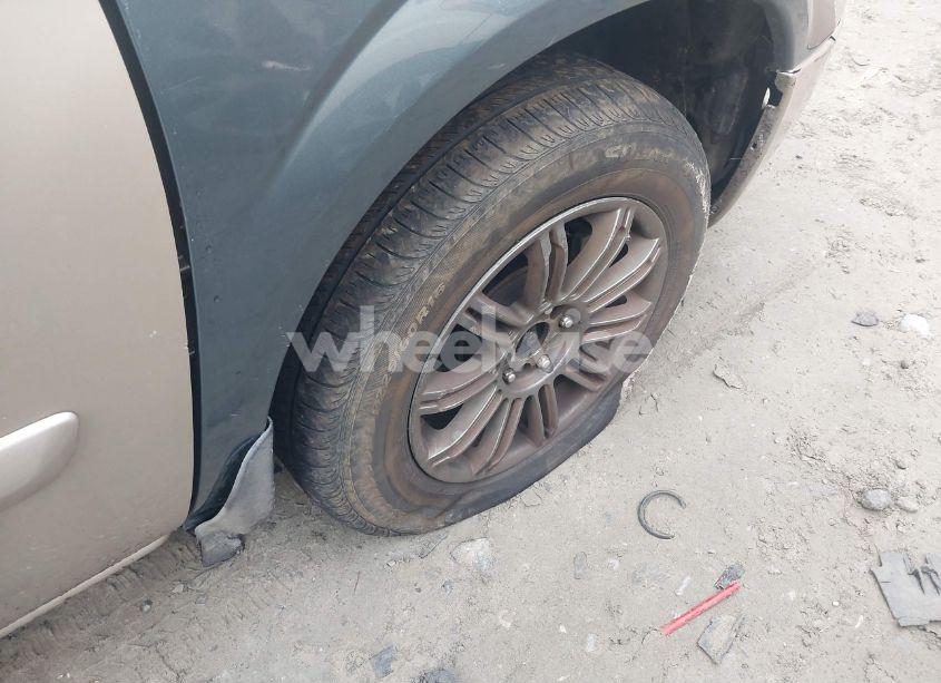 Photo 14 of 2005 Chrysler Town & COUNTRY TOURING (VIN 2C4GP54L05R456556)