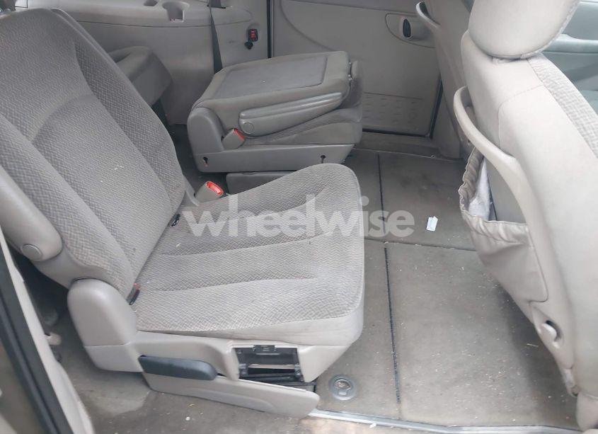 Photo 8 of 2005 Chrysler Town & COUNTRY TOURING (VIN 2C4GP54L05R456556)