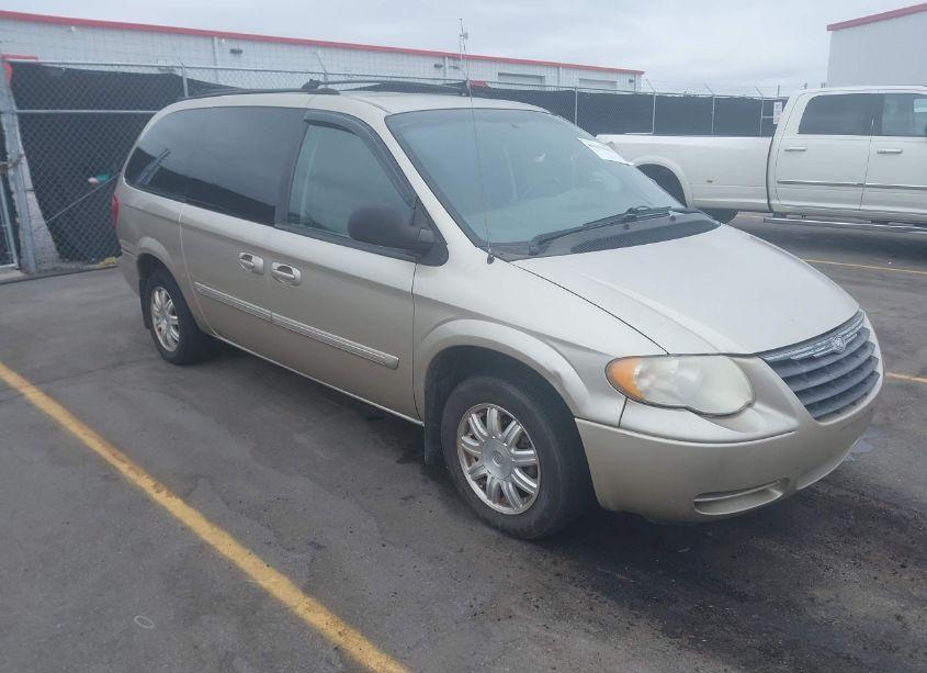 2005 Chrysler Town & COUNTRY TOURING (VIN 2C4GP54L05R531160) main photo