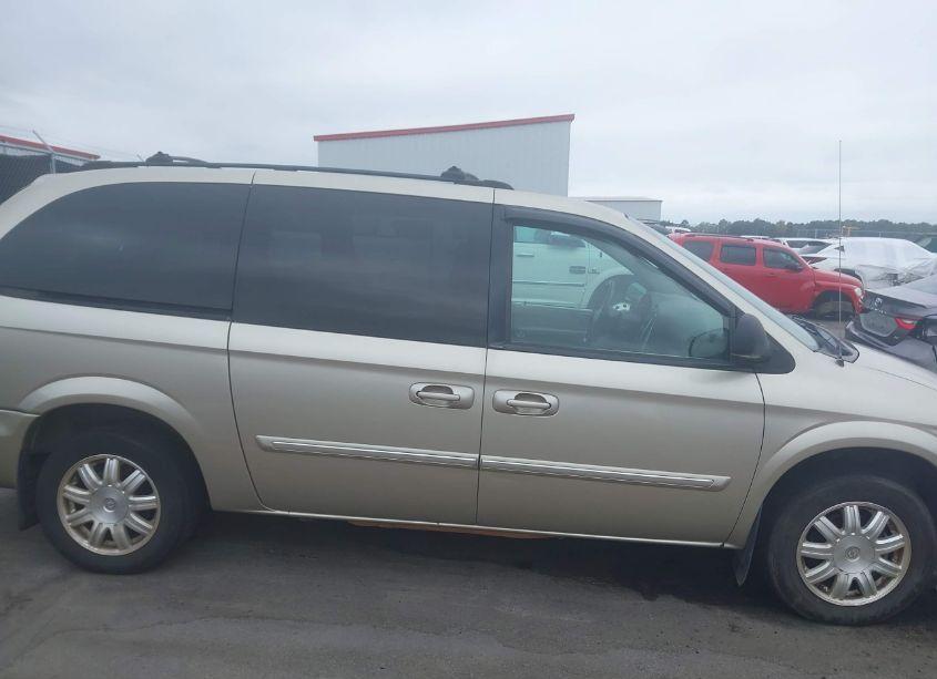 Photo 13 of 2005 Chrysler Town & COUNTRY TOURING (VIN 2C4GP54L05R531160)