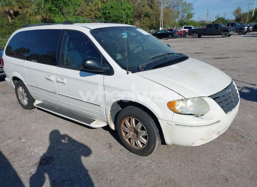 2005 Chrysler Town & COUNTRY TOURING (VIN 2C4GP54L05R586885) main photo