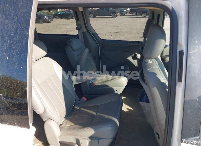 Photo 8 of 2005 Chrysler Town & COUNTRY TOURING (VIN 2C4GP54L05R586885)