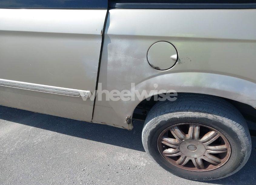 Photo 12 of 2005 Chrysler Town & COUNTRY TOURING (VIN 2C4GP54L05R602065)