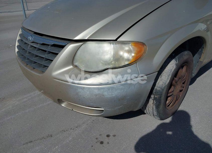 Photo 13 of 2005 Chrysler Town & COUNTRY TOURING (VIN 2C4GP54L05R602065)