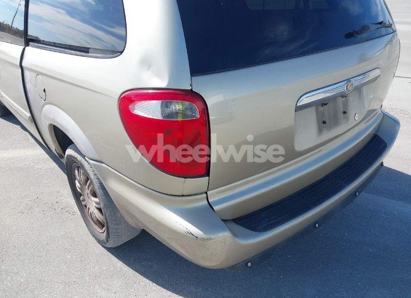 Photo 14 of 2005 Chrysler Town & COUNTRY TOURING (VIN 2C4GP54L05R602065)