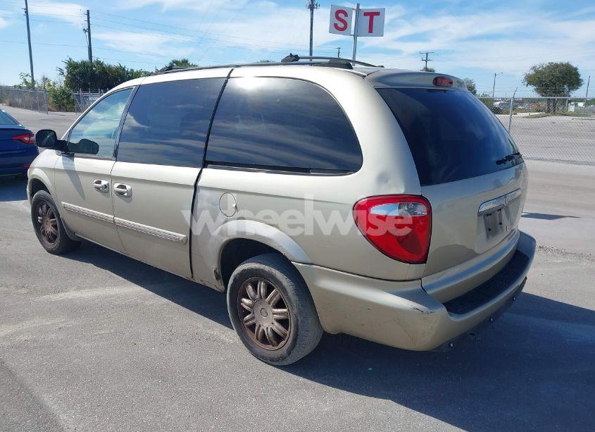 Photo 3 of 2005 Chrysler Town & COUNTRY TOURING (VIN 2C4GP54L05R602065)