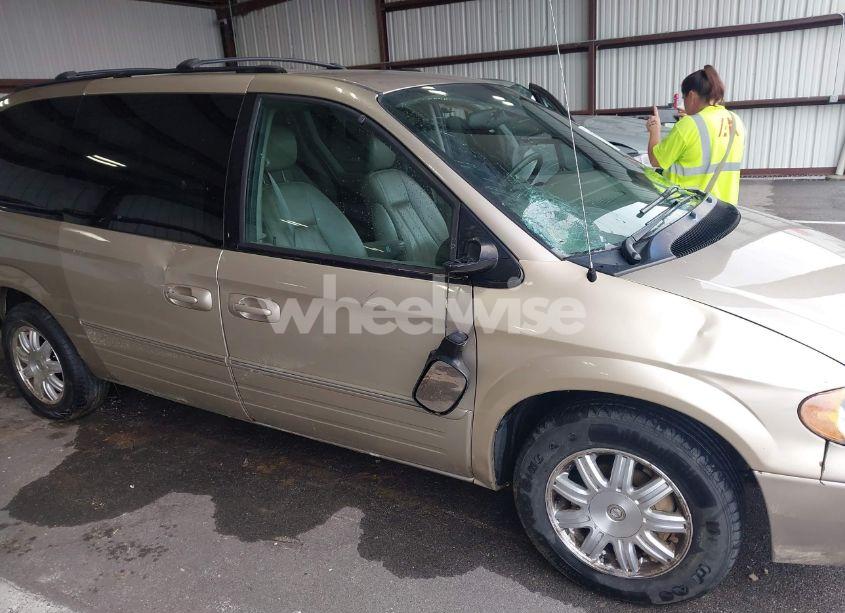 Photo 17 of 2004 Chrysler Town & COUNTRY TOURING (VIN 2C4GP54L14R599739)