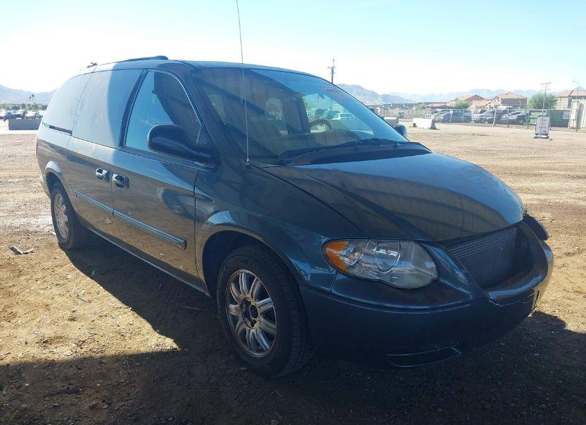 2005 Chrysler Town & COUNTRY TOURING (VIN 2C4GP54L15R155858) main photo