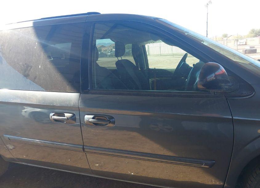 Photo 13 of 2005 Chrysler Town & COUNTRY TOURING (VIN 2C4GP54L15R155858)