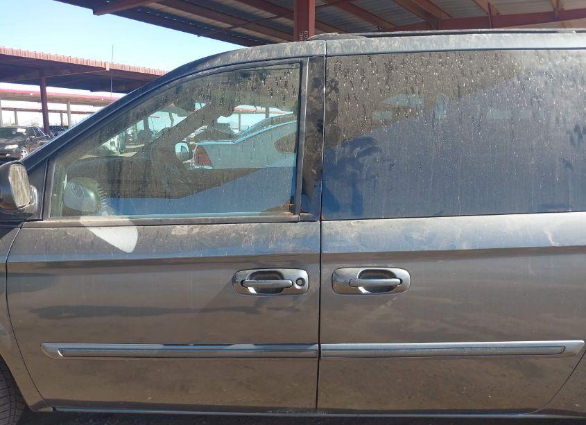 Photo 14 of 2005 Chrysler Town & COUNTRY TOURING (VIN 2C4GP54L15R155858)