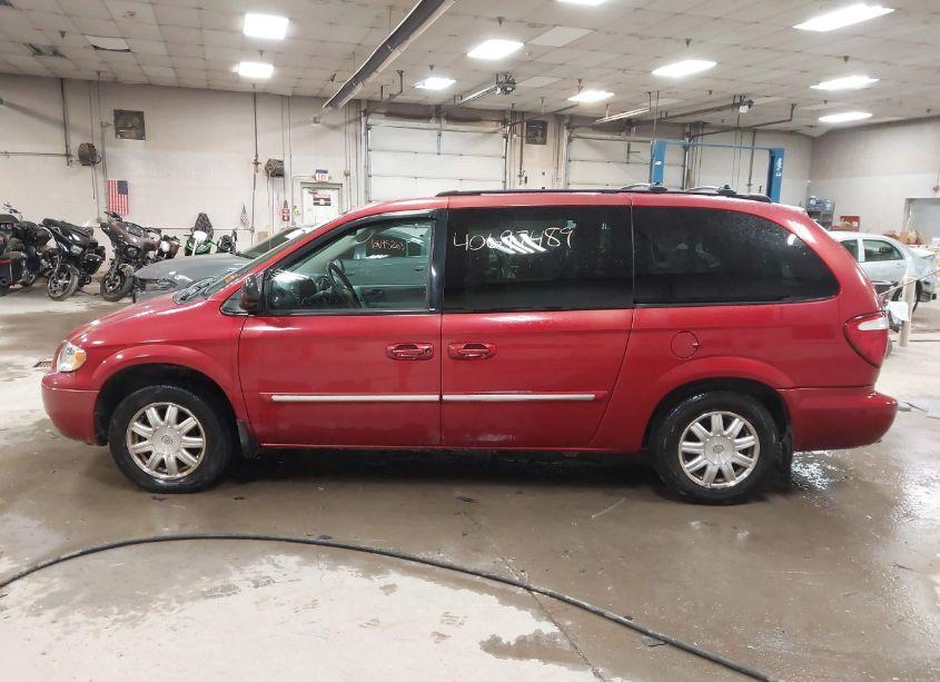 Photo 14 of 2005 Chrysler Town & COUNTRY TOURING (VIN 2C4GP54L15R229733)