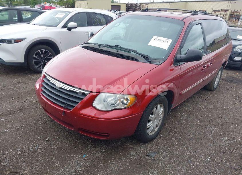 Photo 2 of 2005 Chrysler Town & COUNTRY TOURING (VIN 2C4GP54L15R400903)