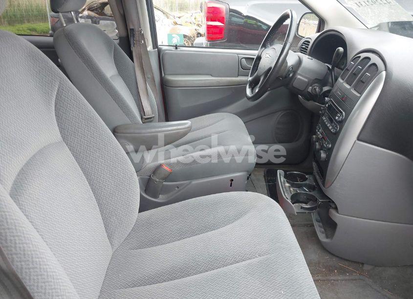 Photo 5 of 2005 Chrysler Town & COUNTRY TOURING (VIN 2C4GP54L15R400903)