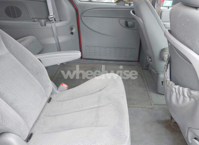 Photo 8 of 2005 Chrysler Town & COUNTRY TOURING (VIN 2C4GP54L15R400903)