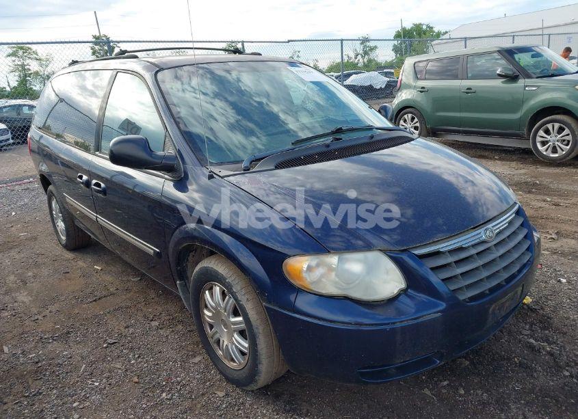 2005 Chrysler Town & COUNTRY TOURING (VIN 2C4GP54L15R494264) main photo