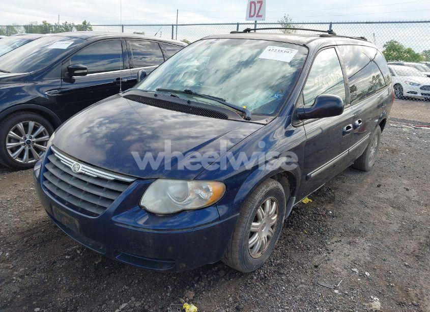 Photo 2 of 2005 Chrysler Town & COUNTRY TOURING (VIN 2C4GP54L15R494264)