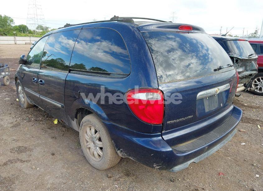 Photo 3 of 2005 Chrysler Town & COUNTRY TOURING (VIN 2C4GP54L15R494264)