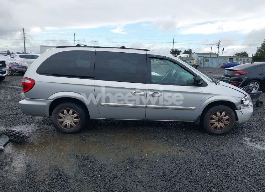 Photo 14 of 2005 Chrysler Town & COUNTRY TOURING (VIN 2C4GP54L25R445025)
