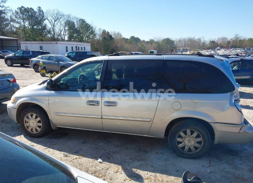 Photo 15 of 2005 Chrysler Town & COUNTRY TOURING (VIN 2C4GP54L25R466179)