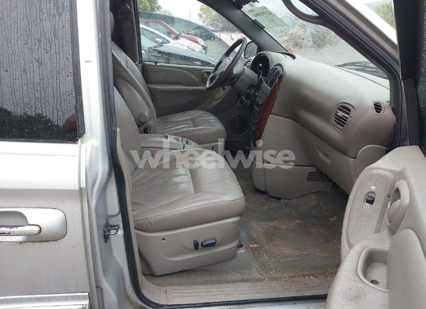 Photo 5 of 2002 Chrysler Town & COUNTRY LXI (VIN 2C4GP54L32R553892)