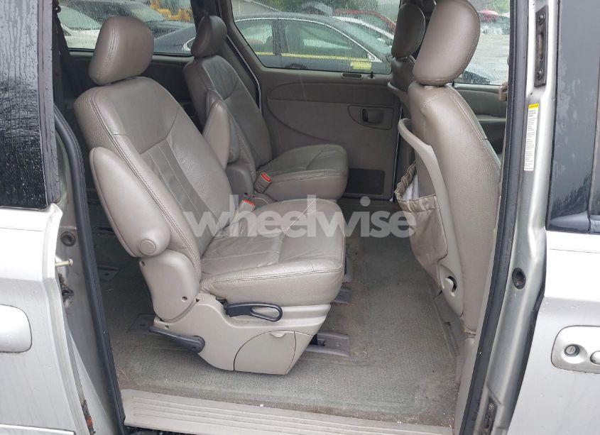 Photo 8 of 2002 Chrysler Town & COUNTRY LXI (VIN 2C4GP54L32R553892)