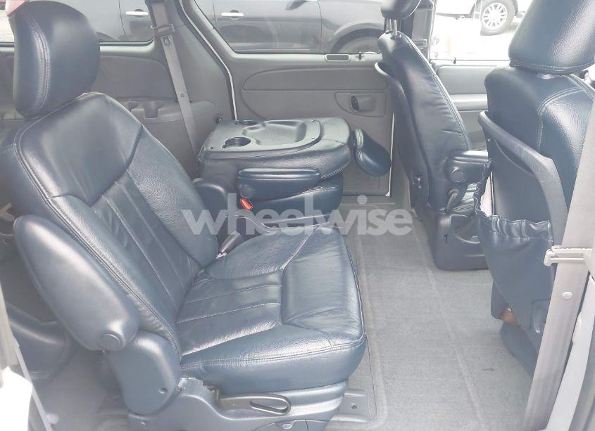 Photo 8 of 2004 Chrysler Town & COUNTRY TOURING (VIN 2C4GP54L34R611728)