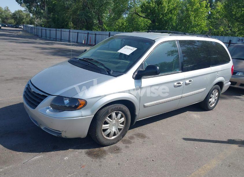 Photo 2 of 2005 Chrysler Town & COUNTRY TOURING (VIN 2C4GP54L35R218491)