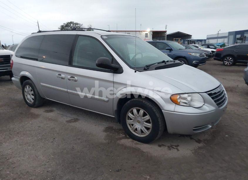 2005 Chrysler Town & COUNTRY TOURING (VIN 2C4GP54L35R263284) main photo