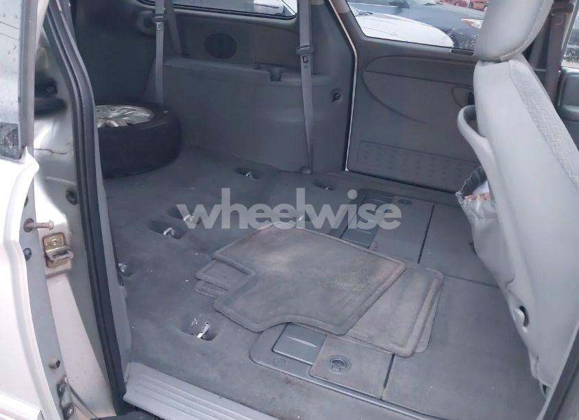 Photo 8 of 2005 Chrysler Town & COUNTRY TOURING (VIN 2C4GP54L35R263284)